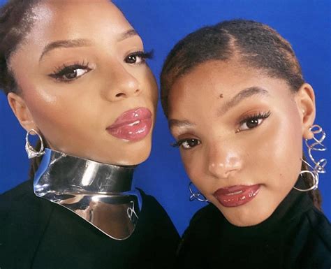 is halle bailey a twin